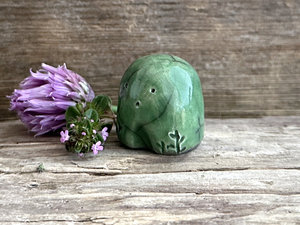 Tiny nature spirit friend (green) | Shinto talisman sculpture, shamanism guardian statue