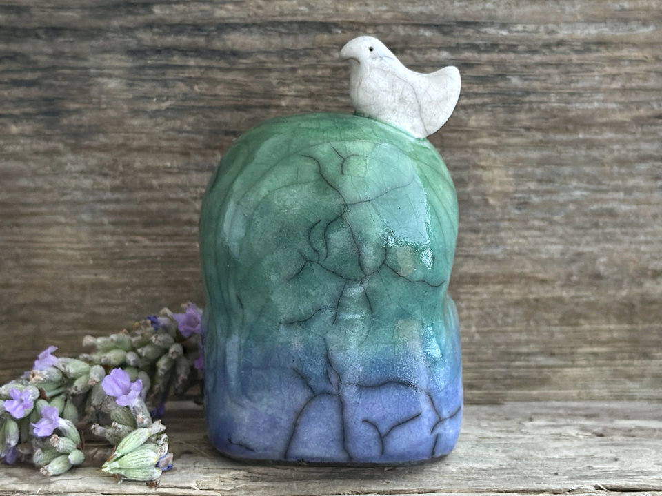 Happy peace Jizo with bird friend sculpture | Shinto shrine, raku shamanism totem