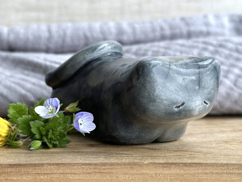 Sleepy grey cat kami guardian spirit sculpture | Shinto shamanism raku statue