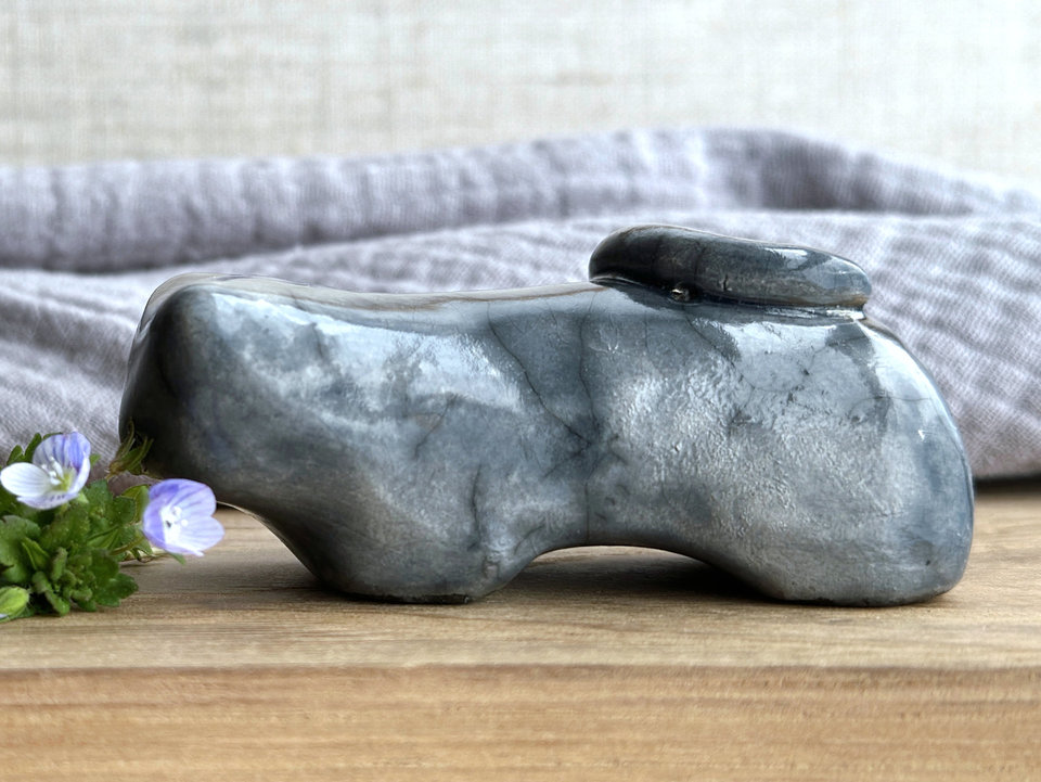 Sleepy grey cat kami guardian spirit sculpture | Shinto shamanism raku statue