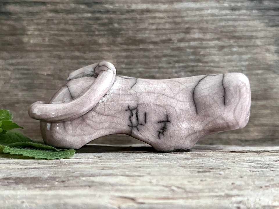 Sleepy pink cat kami sculpture | cute guardian for Shinto, shamanism