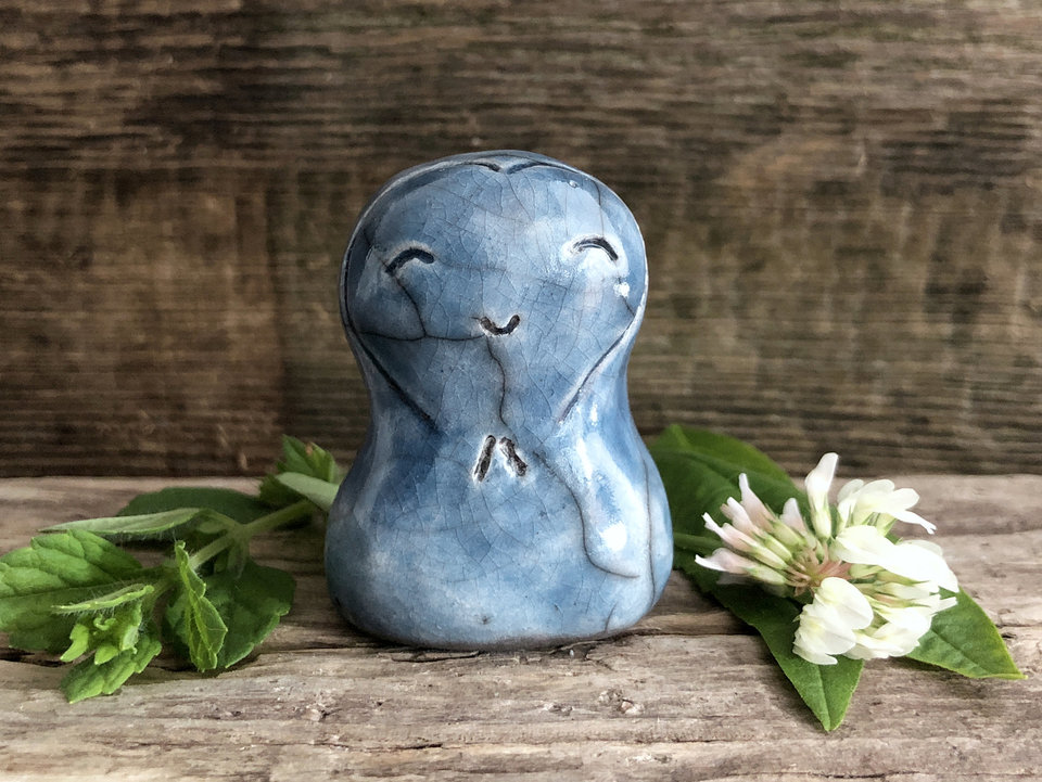 Gentle and joyful girl Jizo sculpture | Shinto kamidana guardian